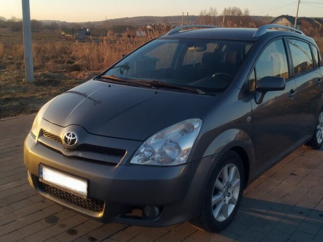 Білий Тойота Королла Версо, об'ємом двигуна 1.5 л та пробігом 350 тис. км за 2693 $, фото 1 на Automoto.ua