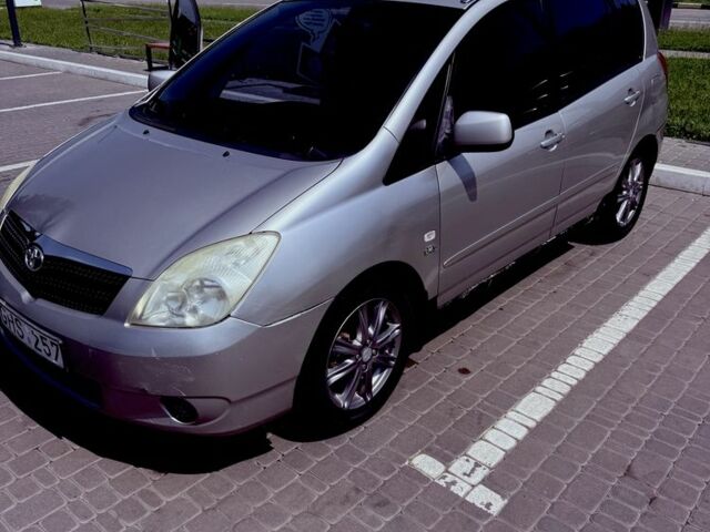 Бежевий Тойота Королла Версо, об'ємом двигуна 2 л та пробігом 318 тис. км за 2950 $, фото 1 на Automoto.ua