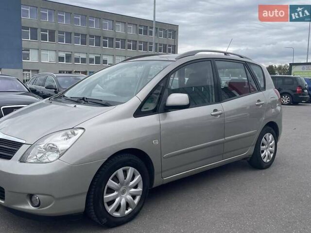 Бежевый Тойота Королла Версо, объемом двигателя 2 л и пробегом 205 тыс. км за 2750 $, фото 1 на Automoto.ua