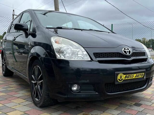 Черный Тойота Королла Версо, объемом двигателя 2 л и пробегом 200 тыс. км за 5500 $, фото 1 на Automoto.ua