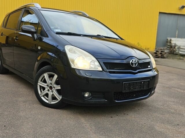 Черный Тойота Королла Версо, объемом двигателя 2 л и пробегом 373 тыс. км за 2957 $, фото 1 на Automoto.ua