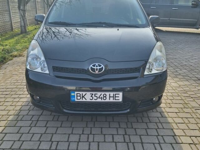 Черный Тойота Королла Версо, объемом двигателя 1.8 л и пробегом 220 тыс. км за 8243 $, фото 1 на Automoto.ua