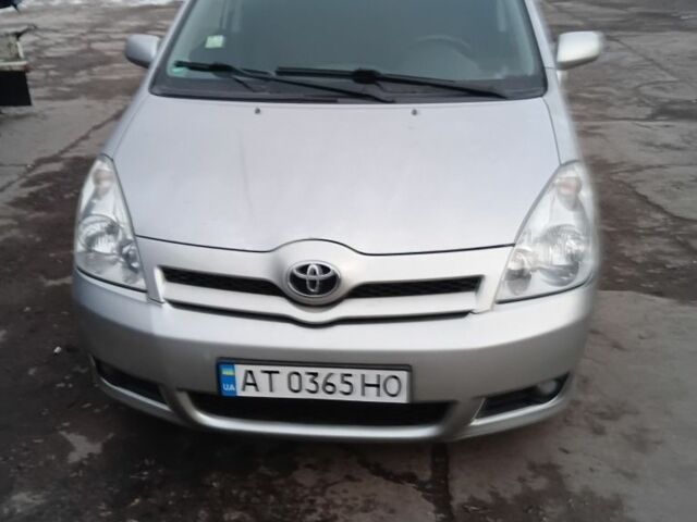 Серый Тойота Королла Версо, объемом двигателя 2.2 л и пробегом 293 тыс. км за 4800 $, фото 1 на Automoto.ua