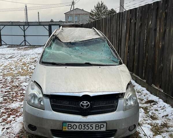 Серый Тойота Королла Версо, объемом двигателя 1.6 л и пробегом 350 тыс. км за 1500 $, фото 1 на Automoto.ua