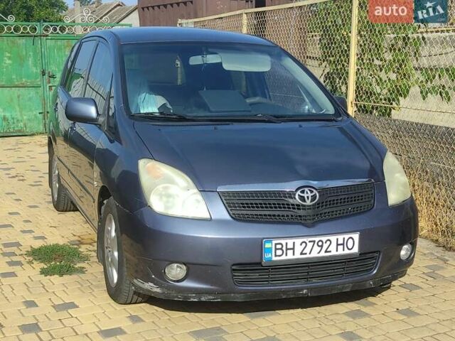 Серый Тойота Королла Версо, объемом двигателя 2 л и пробегом 60 тыс. км за 3800 $, фото 1 на Automoto.ua