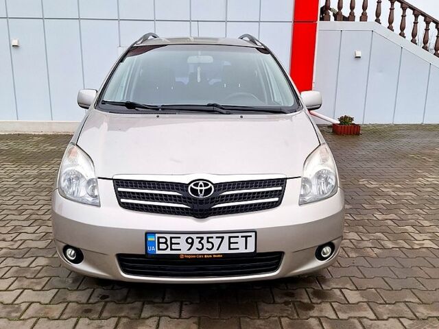 Сірий Тойота Королла Версо, об'ємом двигуна 2 л та пробігом 300 тис. км за 4700 $, фото 1 на Automoto.ua