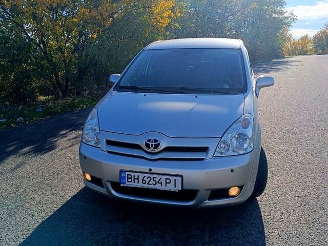 Серый Тойота Королла Версо, объемом двигателя 2 л и пробегом 0 тыс. км за 4950 $, фото 1 на Automoto.ua