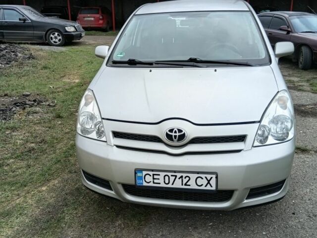 Серый Тойота Королла Версо, объемом двигателя 1.6 л и пробегом 333 тыс. км за 4800 $, фото 1 на Automoto.ua