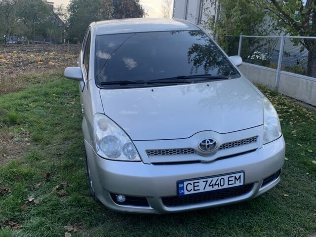 Серый Тойота Королла Версо, объемом двигателя 2.2 л и пробегом 293 тыс. км за 5500 $, фото 1 на Automoto.ua