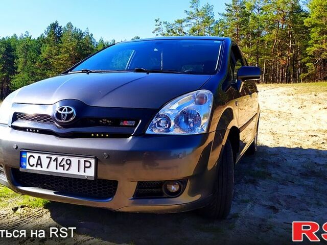 Серый Тойота Королла Версо, объемом двигателя 2.2 л и пробегом 275 тыс. км за 6600 $, фото 1 на Automoto.ua