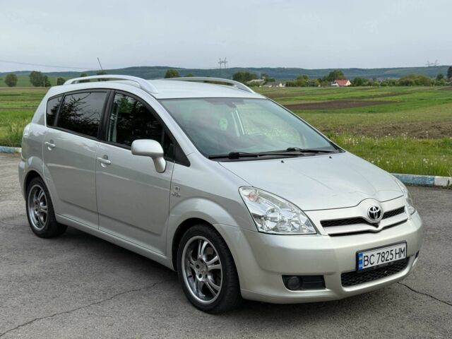 Серый Тойота Королла Версо, объемом двигателя 2.2 л и пробегом 214 тыс. км за 6800 $, фото 1 на Automoto.ua