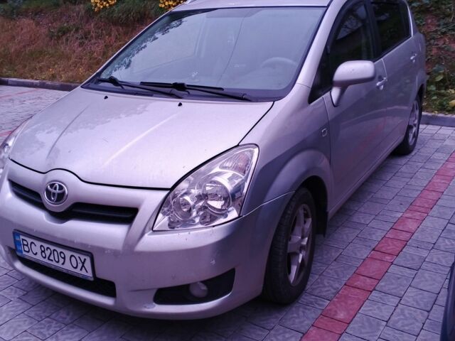 Серый Тойота Королла Версо, объемом двигателя 2.2 л и пробегом 260 тыс. км за 6300 $, фото 1 на Automoto.ua