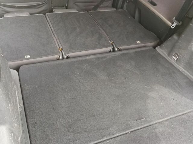 Серый Тойота Королла Версо, объемом двигателя 2 л и пробегом 350 тыс. км за 4500 $, фото 1 на Automoto.ua