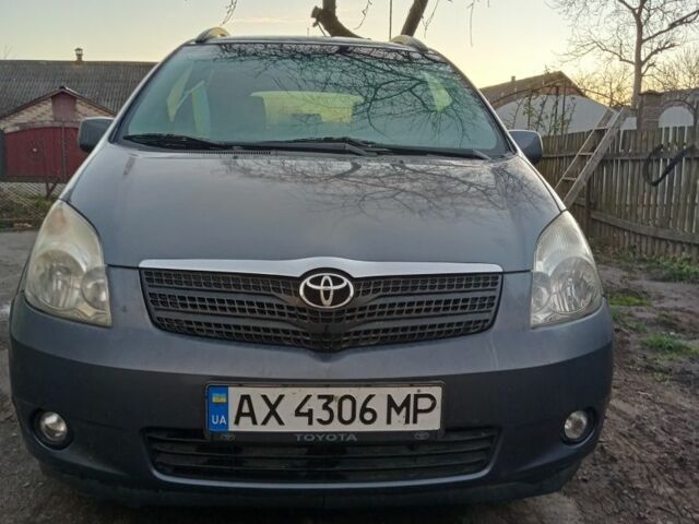 Синий Тойота Королла Версо, объемом двигателя 2 л и пробегом 253 тыс. км за 5000 $, фото 1 на Automoto.ua