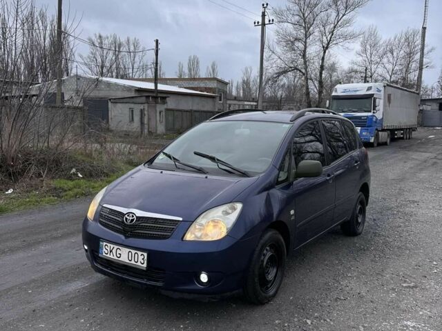 Синий Тойота Королла Версо, объемом двигателя 2 л и пробегом 170 тыс. км за 1650 $, фото 1 на Automoto.ua