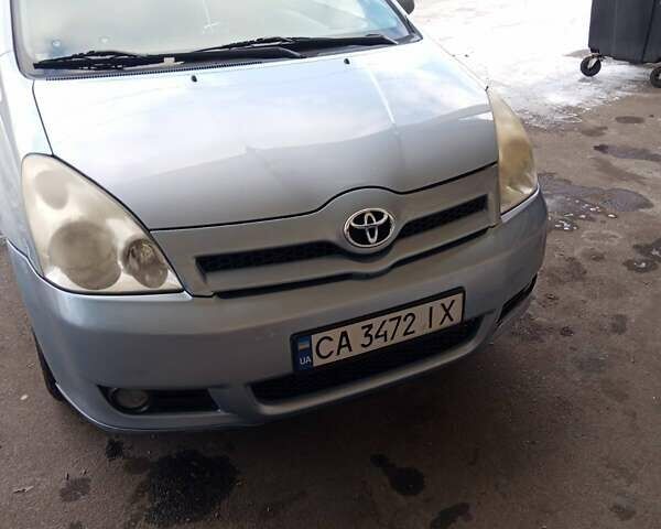 Синий Тойота Королла Версо, объемом двигателя 1.79 л и пробегом 270 тыс. км за 5300 $, фото 1 на Automoto.ua