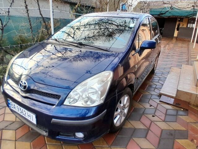 Синий Тойота Королла Версо, объемом двигателя 2 л и пробегом 305 тыс. км за 5900 $, фото 1 на Automoto.ua
