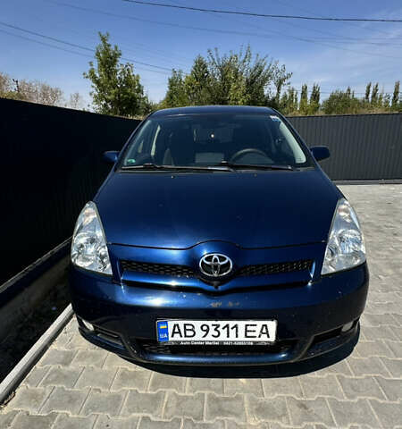 Синий Тойота Королла Версо, объемом двигателя 2.2 л и пробегом 280 тыс. км за 6150 $, фото 1 на Automoto.ua