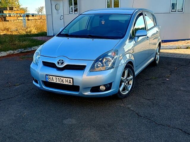 Синий Тойота Королла Версо, объемом двигателя 2.2 л и пробегом 220 тыс. км за 6999 $, фото 1 на Automoto.ua