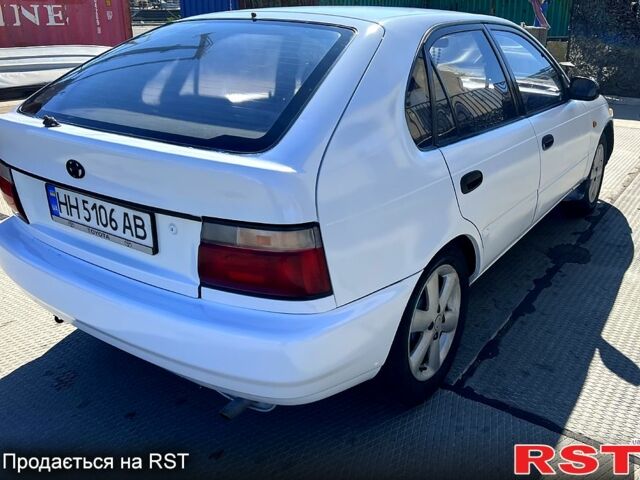 Белый Тойота Королла, объемом двигателя 2 л и пробегом 492 тыс. км за 2000 $, фото 1 на Automoto.ua