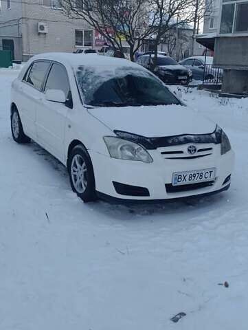 Белый Тойота Королла, объемом двигателя 1.4 л и пробегом 232 тыс. км за 5400 $, фото 1 на Automoto.ua