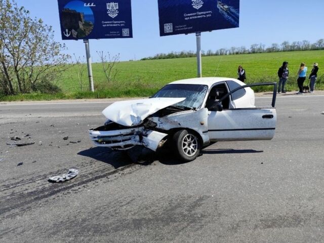 Білий Тойота Королла, об'ємом двигуна 0 л та пробігом 277 тис. км за 700 $, фото 1 на Automoto.ua