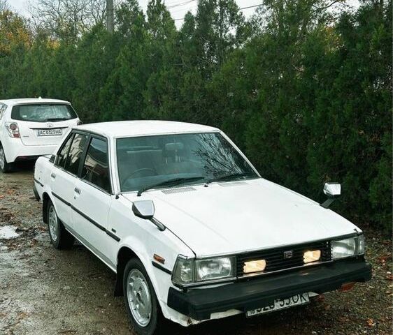 Белый Тойота Королла, объемом двигателя 1.5 л и пробегом 268 тыс. км за 800 $, фото 1 на Automoto.ua