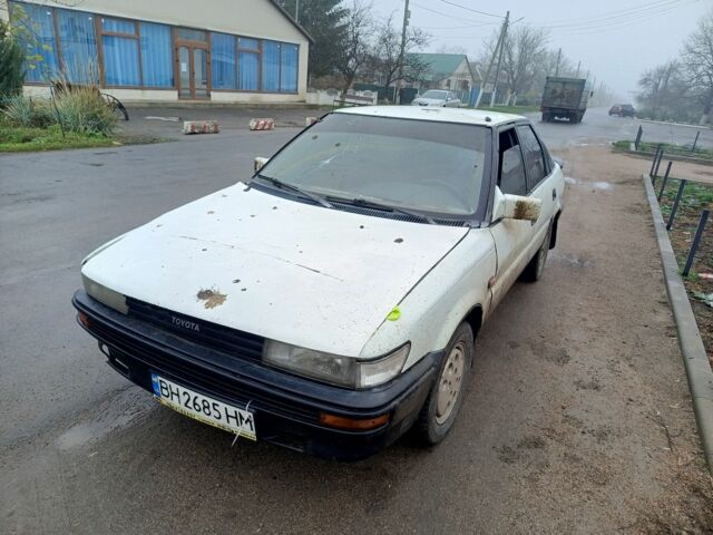 Белый Тойота Королла, объемом двигателя 1.6 л и пробегом 150 тыс. км за 1200 $, фото 1 на Automoto.ua