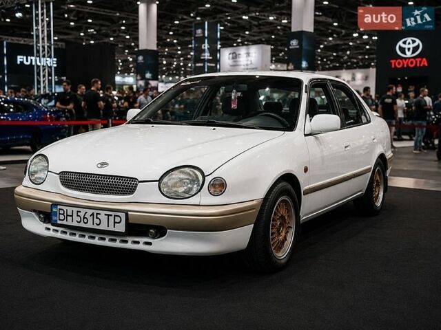 Белый Тойота Королла, объемом двигателя 1.76 л и пробегом 400 тыс. км за 3850 $, фото 1 на Automoto.ua