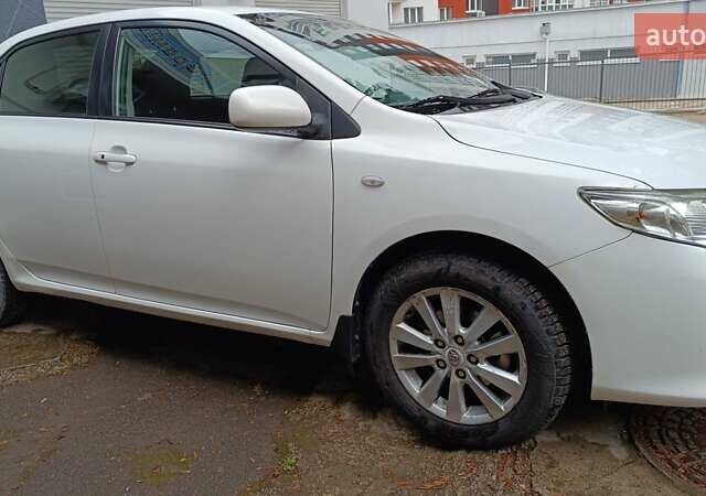 Белый Тойота Королла, объемом двигателя 1.6 л и пробегом 185 тыс. км за 6800 $, фото 1 на Automoto.ua