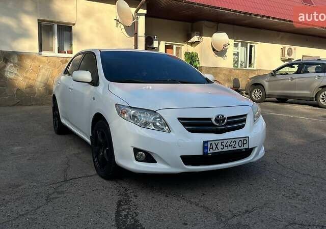 Белый Тойота Королла, объемом двигателя 1.6 л и пробегом 190 тыс. км за 7000 $, фото 1 на Automoto.ua