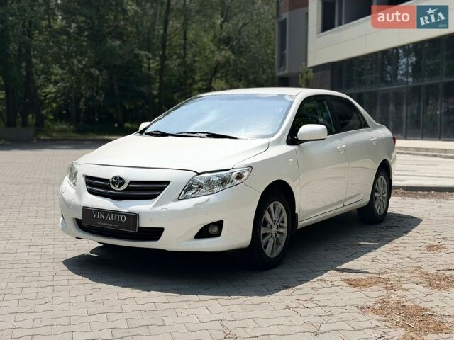 Білий Тойота Королла, об'ємом двигуна 1.6 л та пробігом 219 тис. км за 6200 $, фото 1 на Automoto.ua
