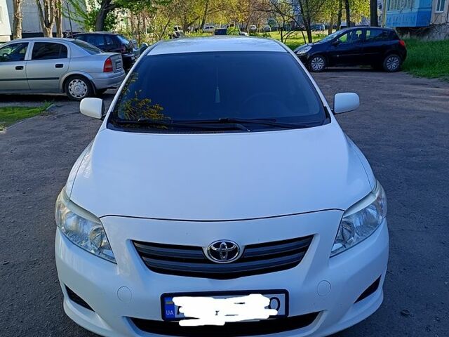 Белый Тойота Королла, объемом двигателя 1.3 л и пробегом 167 тыс. км за 6700 $, фото 1 на Automoto.ua