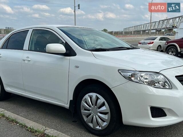 Белый Тойота Королла, объемом двигателя 1.6 л и пробегом 190 тыс. км за 6400 $, фото 1 на Automoto.ua