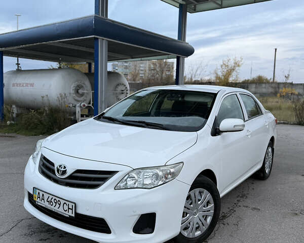 Белый Тойота Королла, объемом двигателя 1.6 л и пробегом 239 тыс. км за 6900 $, фото 1 на Automoto.ua