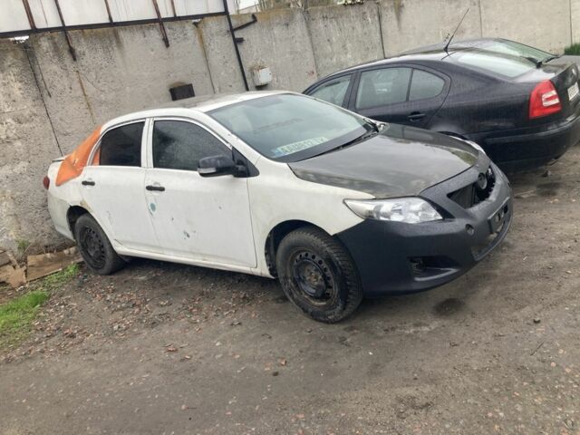 Белый Тойота Королла, объемом двигателя 1.33 л и пробегом 215 тыс. км за 1900 $, фото 1 на Automoto.ua