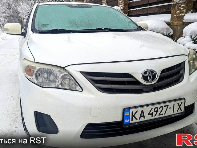 Белый Тойота Королла, объемом двигателя 1.3 л и пробегом 264 тыс. км за 6400 $, фото 1 на Automoto.ua