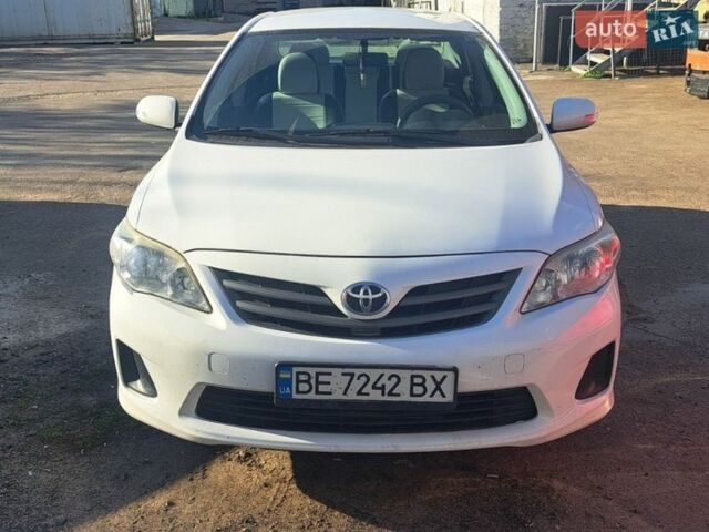 Белый Тойота Королла, объемом двигателя 1.3 л и пробегом 185 тыс. км за 7300 $, фото 1 на Automoto.ua