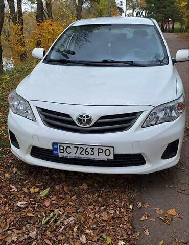 Белый Тойота Королла, объемом двигателя 1.3 л и пробегом 279 тыс. км за 6500 $, фото 1 на Automoto.ua