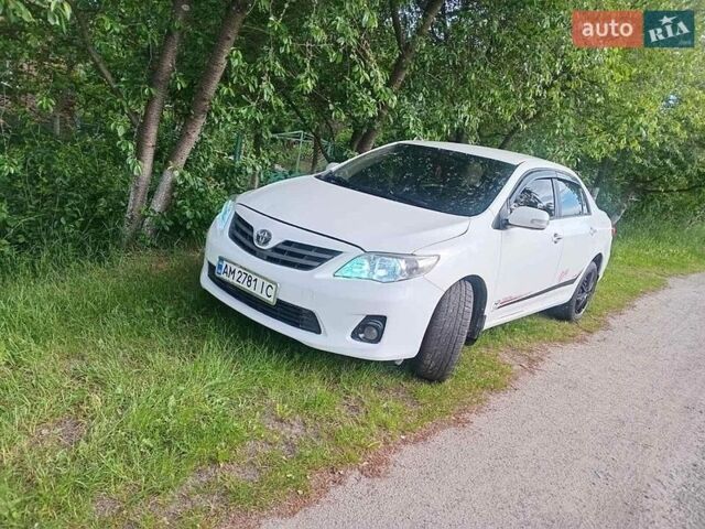 Белый Тойота Королла, объемом двигателя 1.33 л и пробегом 243 тыс. км за 4800 $, фото 1 на Automoto.ua
