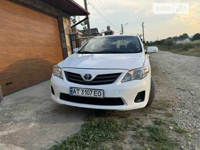 Белый Тойота Королла, объемом двигателя 1.33 л и пробегом 300 тыс. км за 6000 $, фото 1 на Automoto.ua