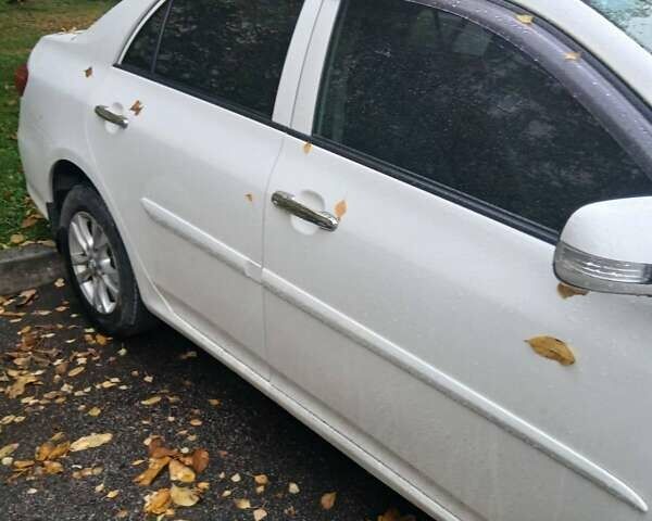 Белый Тойота Королла, объемом двигателя 1.33 л и пробегом 243 тыс. км за 7600 $, фото 1 на Automoto.ua