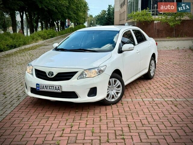 Білий Тойота Королла, об'ємом двигуна 1.6 л та пробігом 164 тис. км за 8000 $, фото 1 на Automoto.ua