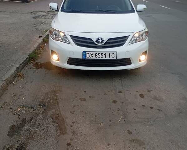 Білий Тойота Королла, об'ємом двигуна 1.3 л та пробігом 132 тис. км за 8000 $, фото 1 на Automoto.ua
