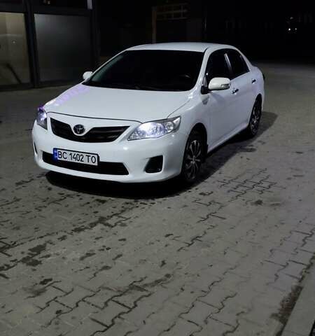 Белый Тойота Королла, объемом двигателя 1.33 л и пробегом 267 тыс. км за 7100 $, фото 1 на Automoto.ua