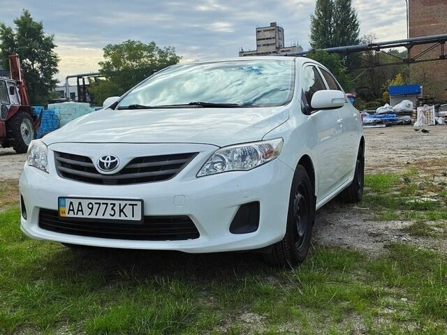 Білий Тойота Королла, об'ємом двигуна 1.6 л та пробігом 269 тис. км за 9500 $, фото 1 на Automoto.ua