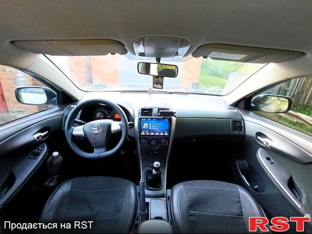Білий Тойота Королла, об'ємом двигуна 1.3 л та пробігом 308 тис. км за 7200 $, фото 1 на Automoto.ua