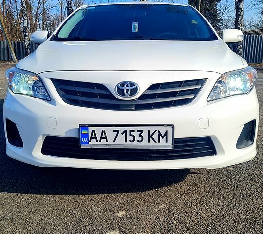 Белый Тойота Королла, объемом двигателя 1.6 л и пробегом 195 тыс. км за 8500 $, фото 1 на Automoto.ua