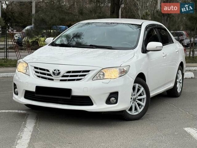Белый Тойота Королла, объемом двигателя 1.6 л и пробегом 140 тыс. км за 9999 $, фото 1 на Automoto.ua