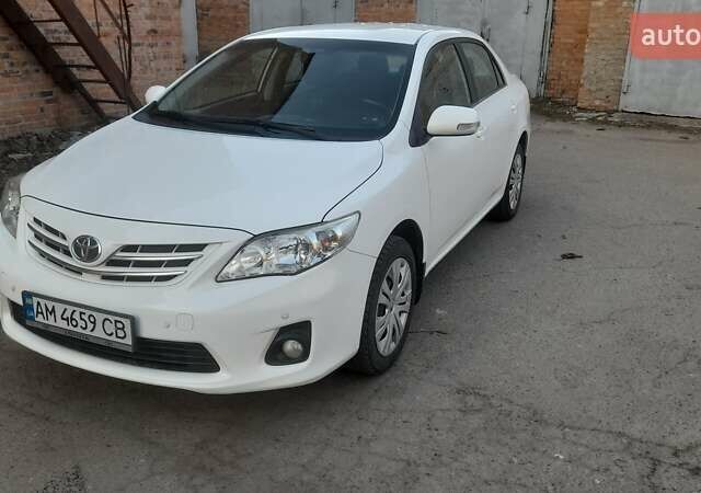 Белый Тойота Королла, объемом двигателя 1.6 л и пробегом 195 тыс. км за 8500 $, фото 1 на Automoto.ua